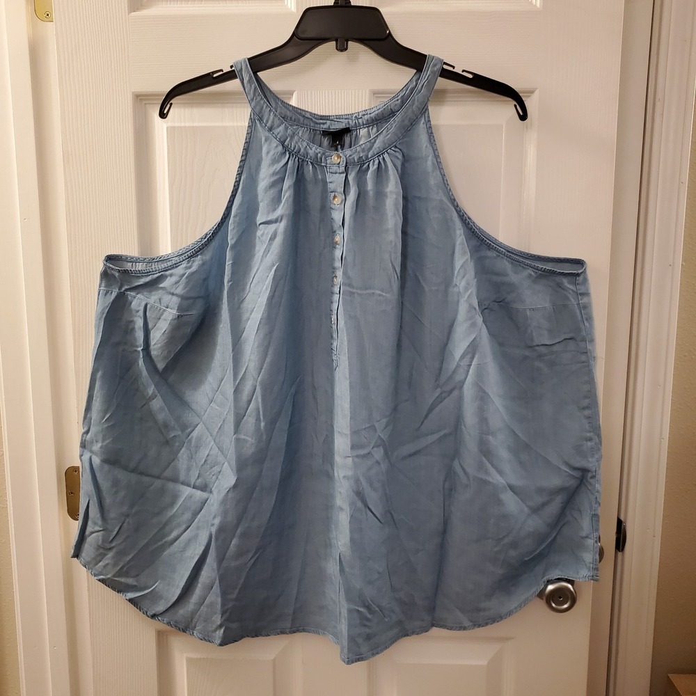 Torrid sz 4 chambray blue halter top shirt loose flowy casual comfort summer‎